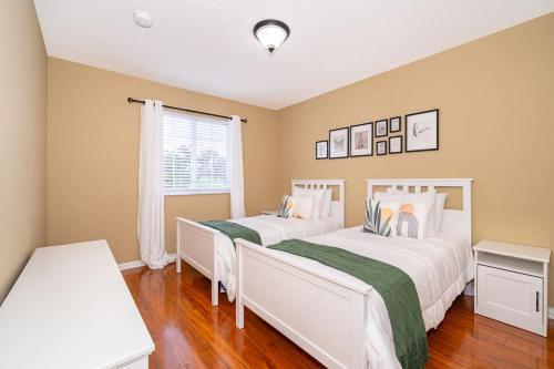 Epic Arty Retreat near Disney Epic Arty Retreat near Disney