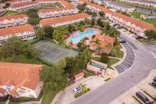 Epic Arty Retreat near Disney Epic Arty Retreat near Disney