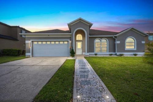 Vacation Sunset Home with Private Pool and Grill 5390 in Kissimmee, USA