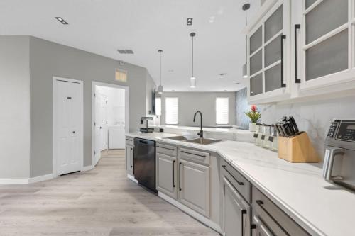 Vacation Sunset Home with Private Pool and Grill 5390 in Kissimmee, USA