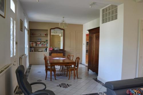 Banquet hall, La ferme aux Hirondelles, proche Giverny in Fontaine Sous Jouy