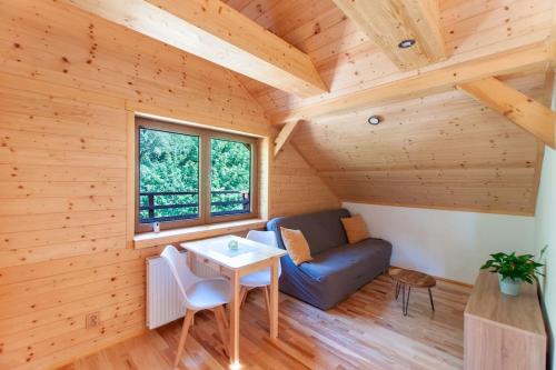 Apartmán ve srubu s balkónem (Apartman ve srubu s balkonem) in Trutnov