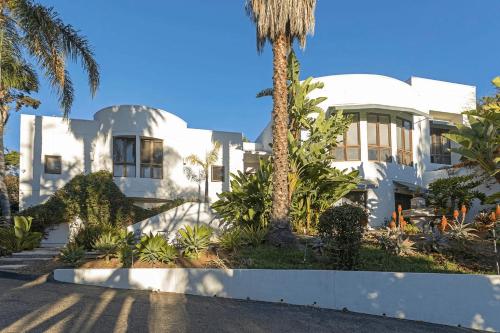 Luxury home with ocean view in Santa Barbara, USA