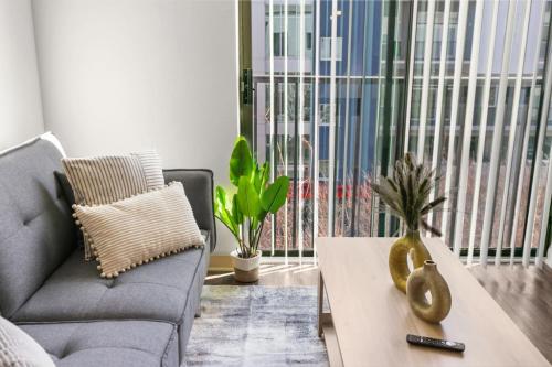 Downtown Charm 2BR with Full Top Notch Amenities in Birmingham, USA