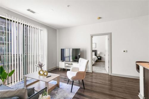 Downtown Charm 2BR with Full Top Notch Amenities in Birmingham, USA