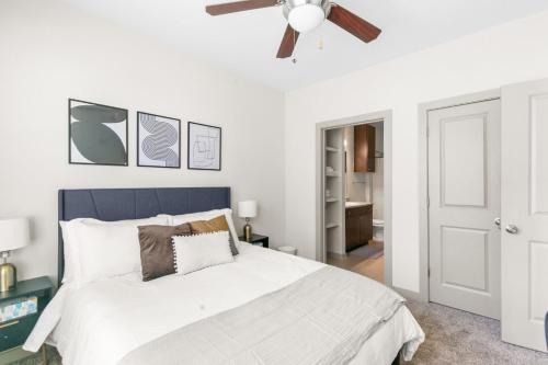 Downtown Charm 2BR with Full Top Notch Amenities in Birmingham, USA