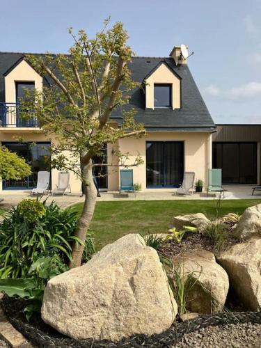 Villa Kerleven- 150m plage - Spa intérieur-piscine (Villa Kerleven- 150m plage - Spa interieur-piscine) in Kerleven