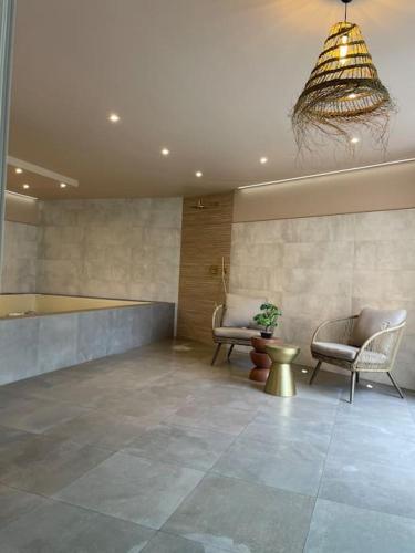 Villa Kerleven- 150m plage - Spa intérieur-piscine (Villa Kerleven- 150m plage - Spa interieur-piscine) in Kerleven