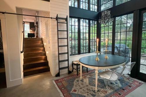 RARE - Unique East Austin Home - Walk to Downtown in Austin, USA