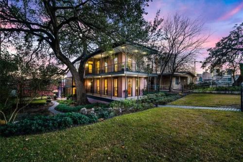 RARE - Unique East Austin Home - Walk to Downtown in Austin, USA