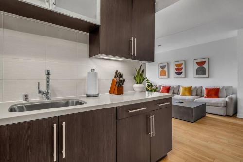Modern & chic in Heart of Downtown Santa Monica in Los Angeles, USA
