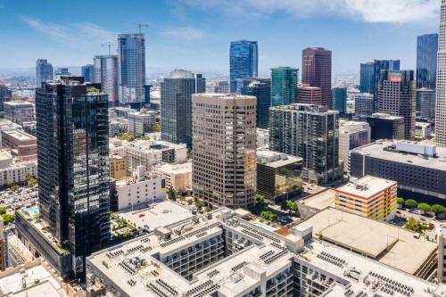 Downtown LA with the breathtaking view 2 bedrooms and parking space, Los Angeles (fotografie 9)