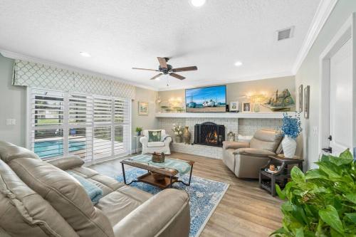 Waterfront Oasis with Private Heated Pool & Dock in Merritt Island, USA