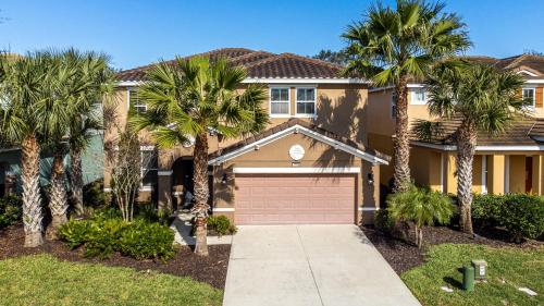 Sunny Palms Retreat in Solterra Resort in Davenport, USA