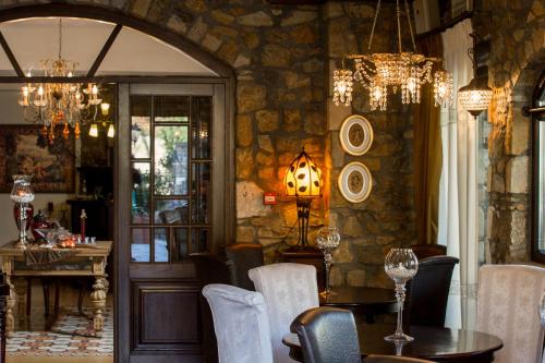 Atrion Highland Hotel - image 9