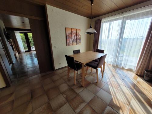 設施, Komfort-Ferienwohnung Auf der Eulenburg in 馬克特洛伊加斯特