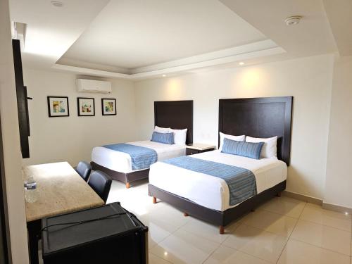 2 double beds