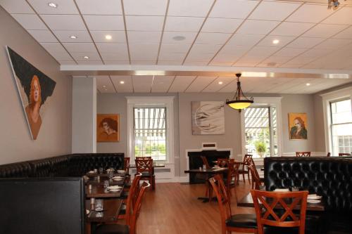 Inn on Broadway - image 11