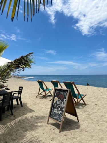 Вид, Hostal Paraíso & Vibra Restobar (Hostal Paraiso & Vibra Restobar) in Калабазо