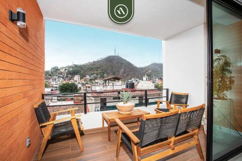 Centric 2BR Condo in Romantic Zone - Rooftop Pool in Puerto Vallarta, Mexico