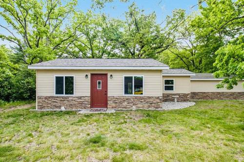 School Section Cottage Lake Access