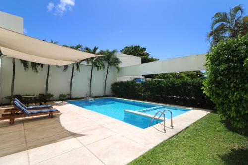 Swimming pool, Hotel Viajero Plus in Ciudad Del Carmen