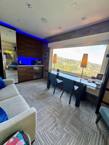 HOLLYWOOD HILLS JETLINER VIEWS at STUDIO 1080 HOLLYWOOD image