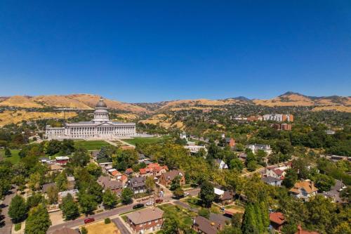 Charming Renovated Capitol Hill House - SLC Charming Renovated Capitol Hill House - SLC