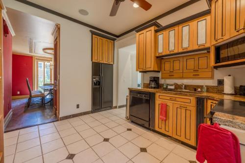 Charming Renovated Capitol Hill House - SLC - image 7
