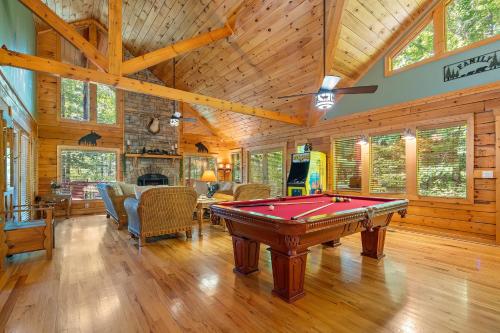 Now and Forever cabin in Sevierville, USA