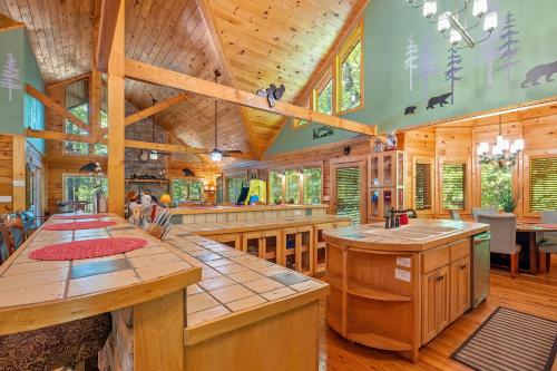 Now and Forever cabin in Sevierville, USA