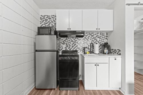 Affordable Studio Living in Downtown St Petersburg - Move-In Ready! in St Petersburg, USA