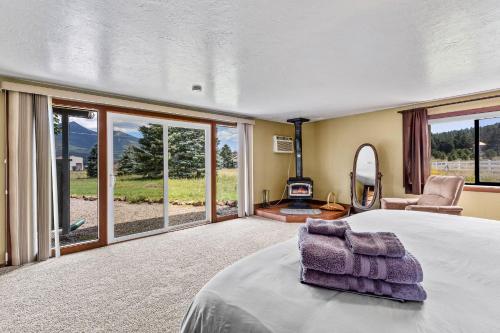 Rustic Mountain Chalet with Breathtaking Views