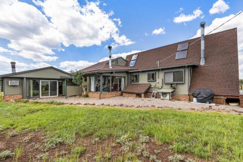 Rustic Mountain Chalet with Breathtaking Views