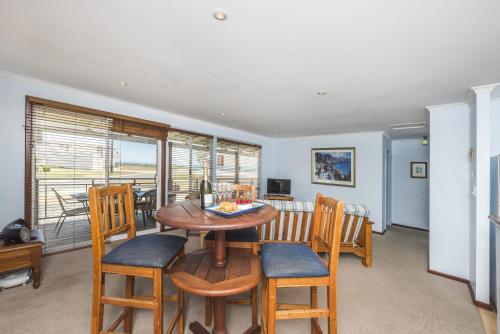 Facilities, Beach Break - Family Accommodation with Ocean Views in Lancelin