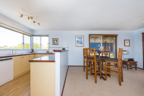 Facilities, Beach Break - Family Accommodation with Ocean Views in Lancelin