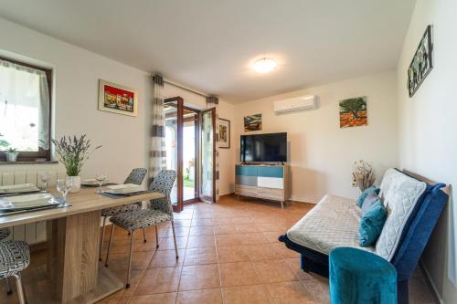 Two-Bedroom Apartment with Terrace and Sea View