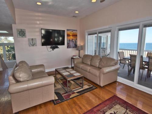 Ocean Front Home In Loveladies Nice And Private With Fantastic Ocean Views, in Surf City, USA