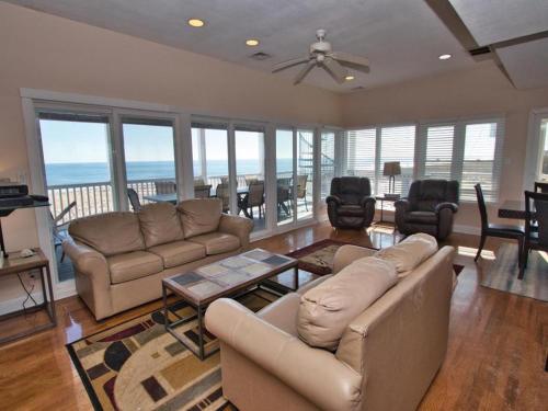 Ocean Front Home In Loveladies Nice And Private With Fantastic Ocean Views, in Surf City, USA