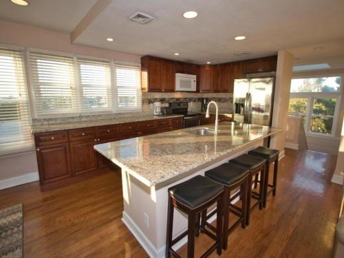 Ocean Front Home In Loveladies Nice And Private With Fantastic Ocean Views, in Surf City, USA