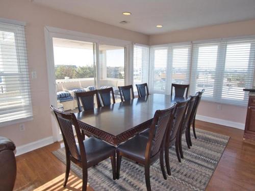Ocean Front Home In Loveladies Nice And Private With Fantastic Ocean Views, in Surf City, USA