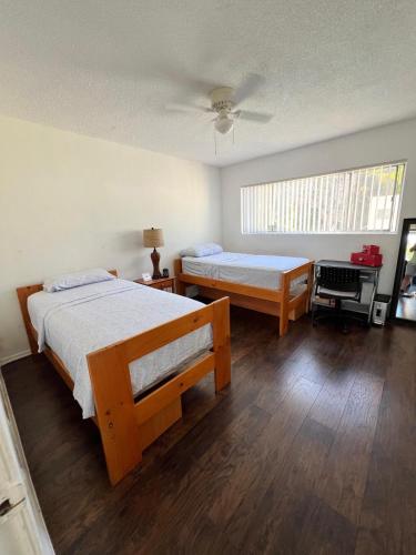 Private Room - Cozy Stay Exclusive Walk of Fame Star Experience in Los Angeles, USA
