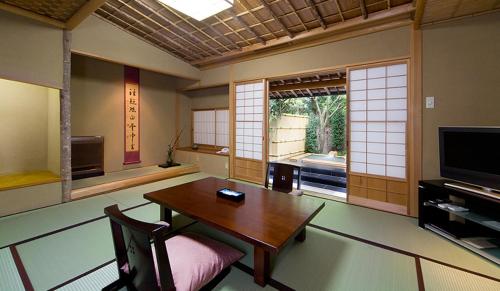Takechiyo Kirishima Bettei和風別館・露天風呂付き（Wakana）