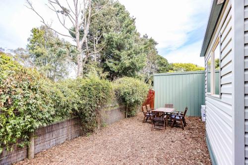 Dārzs, JoY's Guesthouse in Romsey