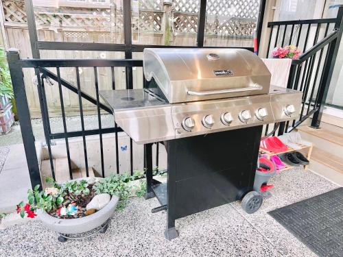 Scorpio House Langley ROOM B