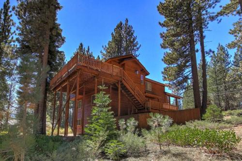 Washoe Wanderlust - Game Rm w Pool Table - Foosball