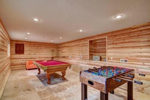 Washoe Wanderlust - Game Rm w Pool Table - Foosball