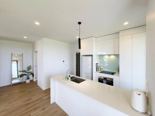 Luxurious 2-Bs with Scenic Park View in East AKL, Auckland (photo 9)