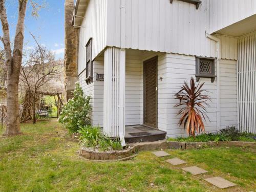 Le Chateau - Centrally located