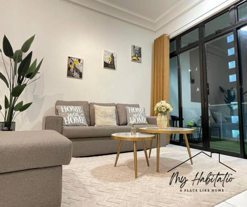 Huge Family Friendly 3BR Suite, PLATINO Service Apartment, Mins Walk to Paradigm Mall, Johor Bahru